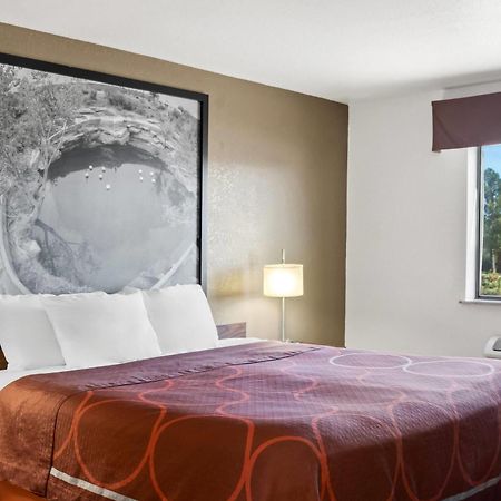Super 8 By Wyndham Santa Rosa Otel Dış mekan fotoğraf