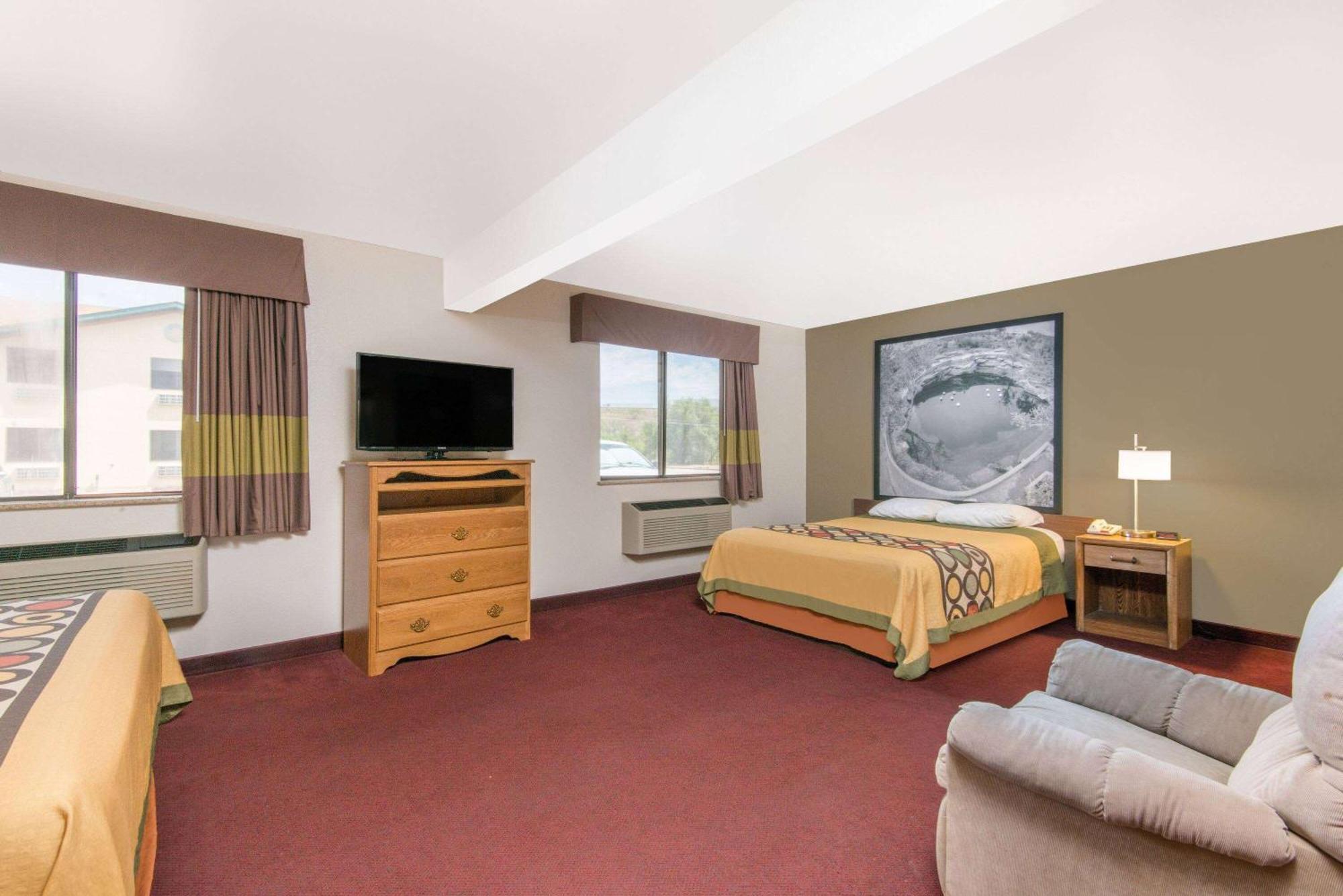 Super 8 By Wyndham Santa Rosa Otel Dış mekan fotoğraf