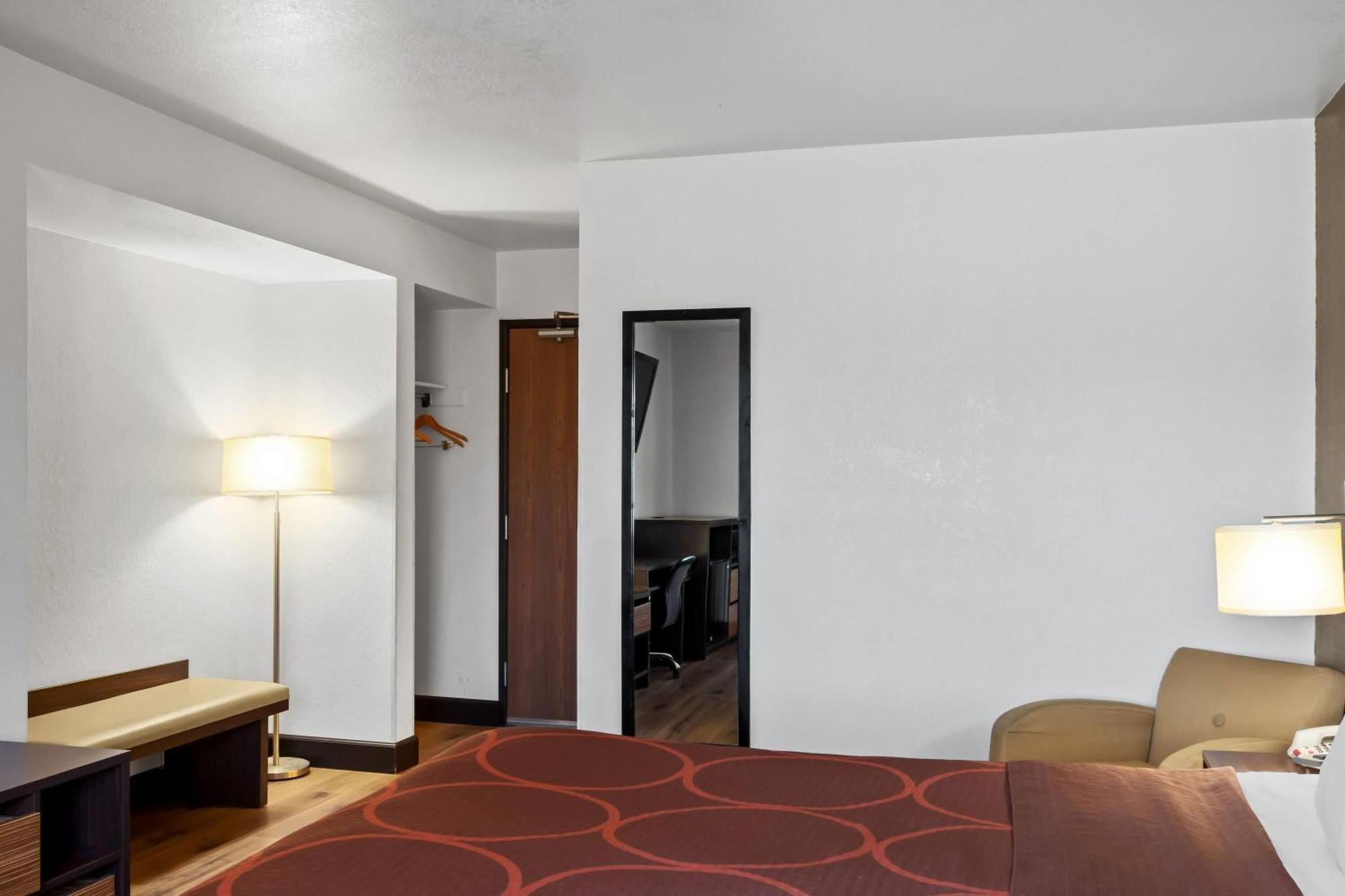 Super 8 By Wyndham Santa Rosa Otel Dış mekan fotoğraf