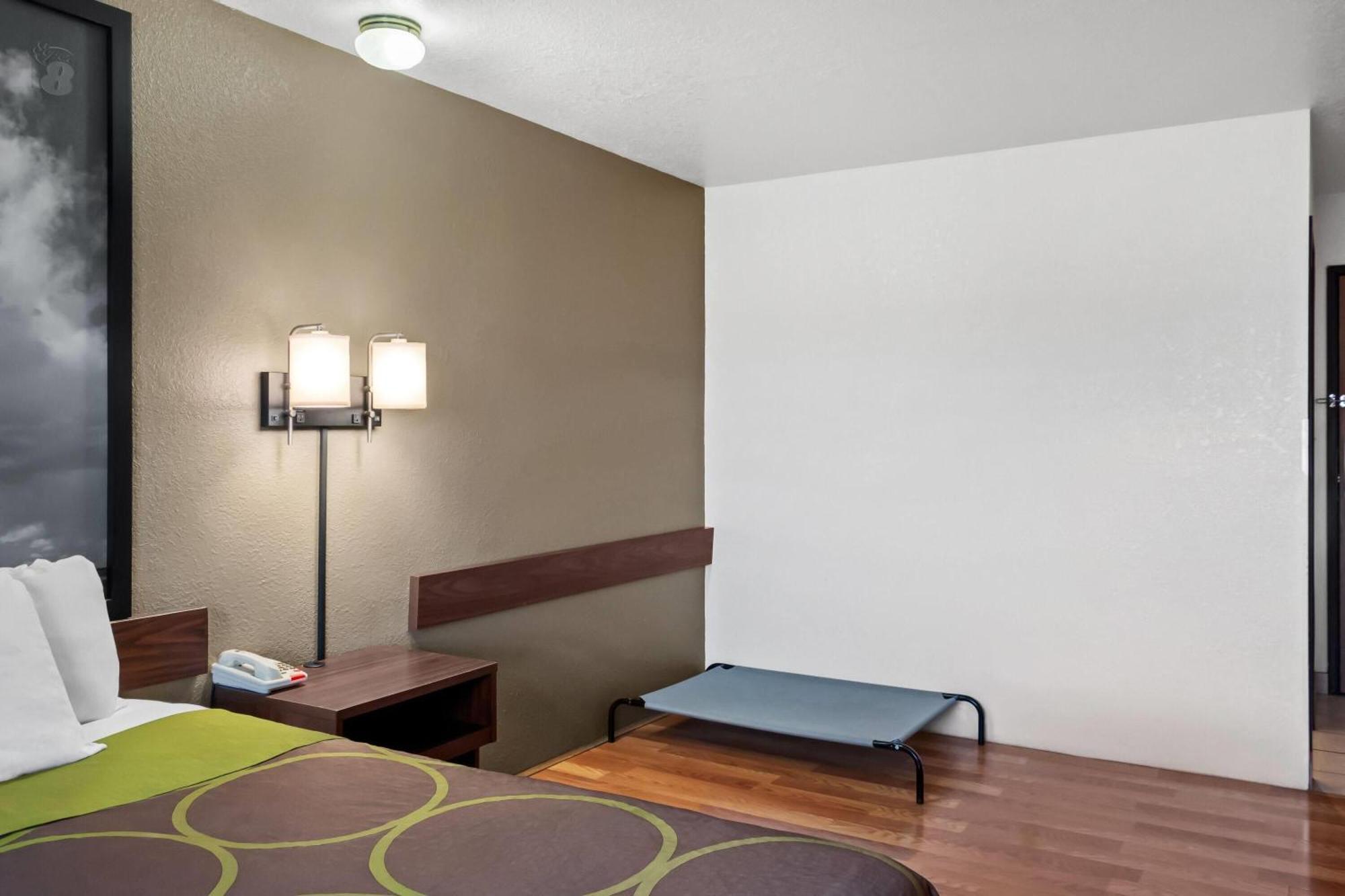 Super 8 By Wyndham Santa Rosa Otel Dış mekan fotoğraf