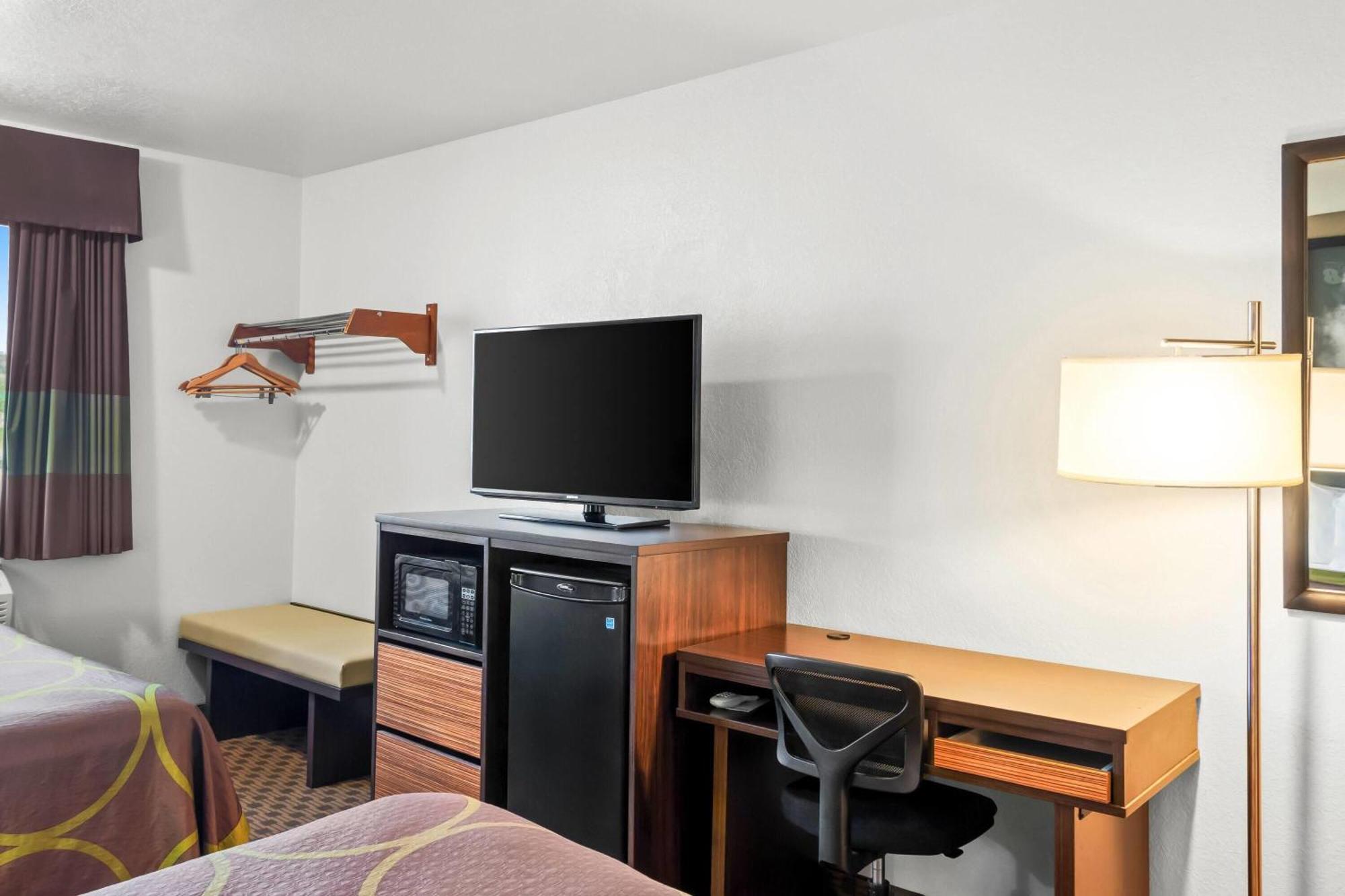 Super 8 By Wyndham Santa Rosa Otel Dış mekan fotoğraf