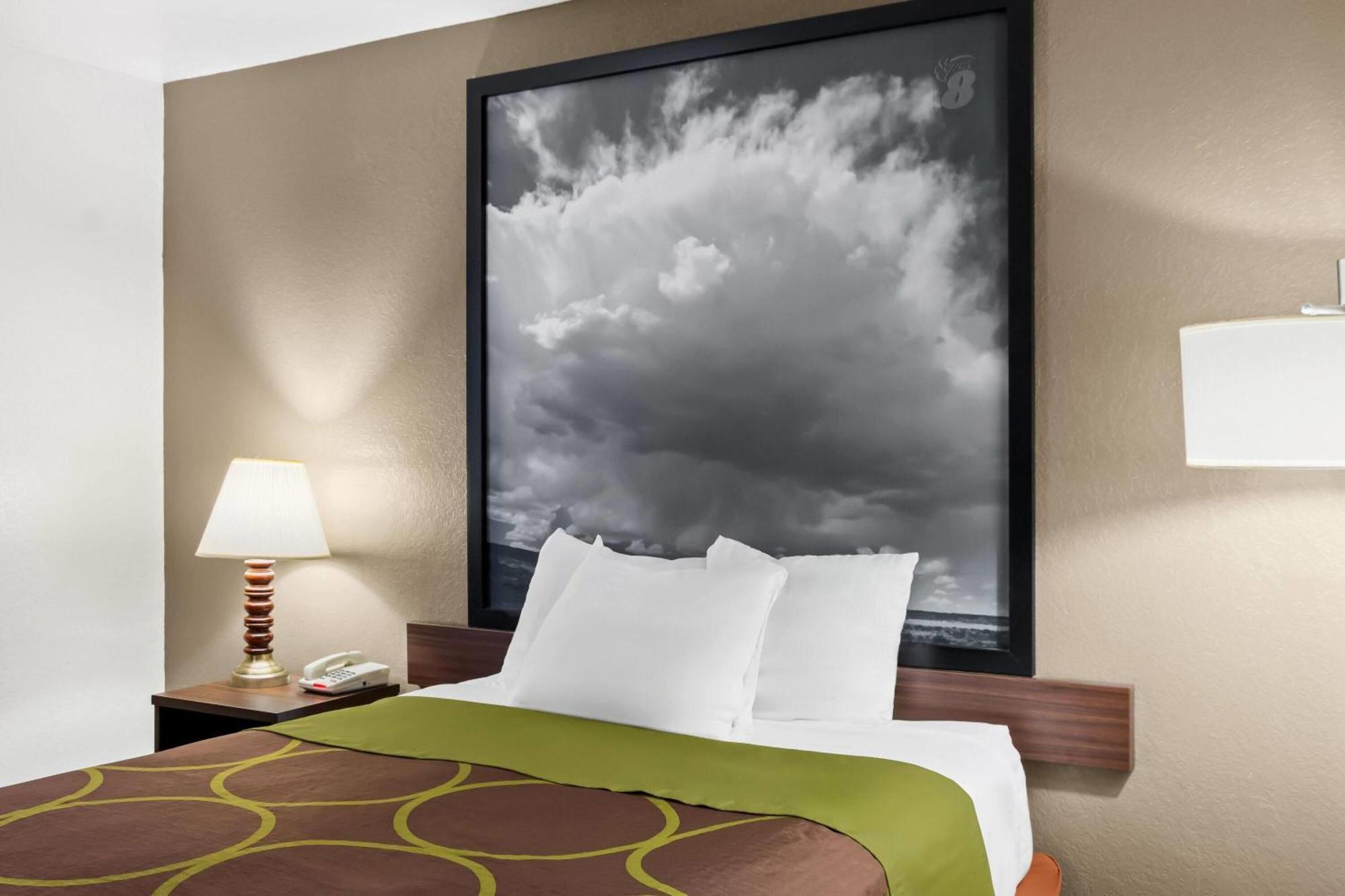 Super 8 By Wyndham Santa Rosa Otel Dış mekan fotoğraf