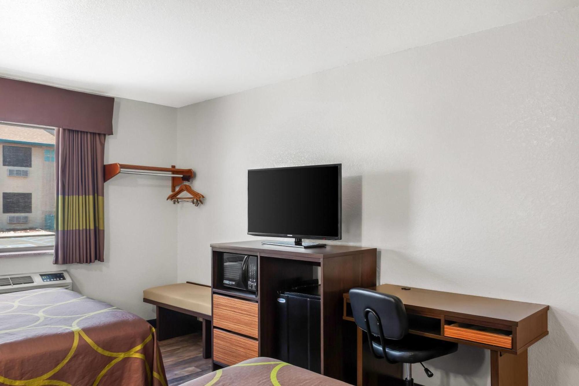 Super 8 By Wyndham Santa Rosa Otel Dış mekan fotoğraf