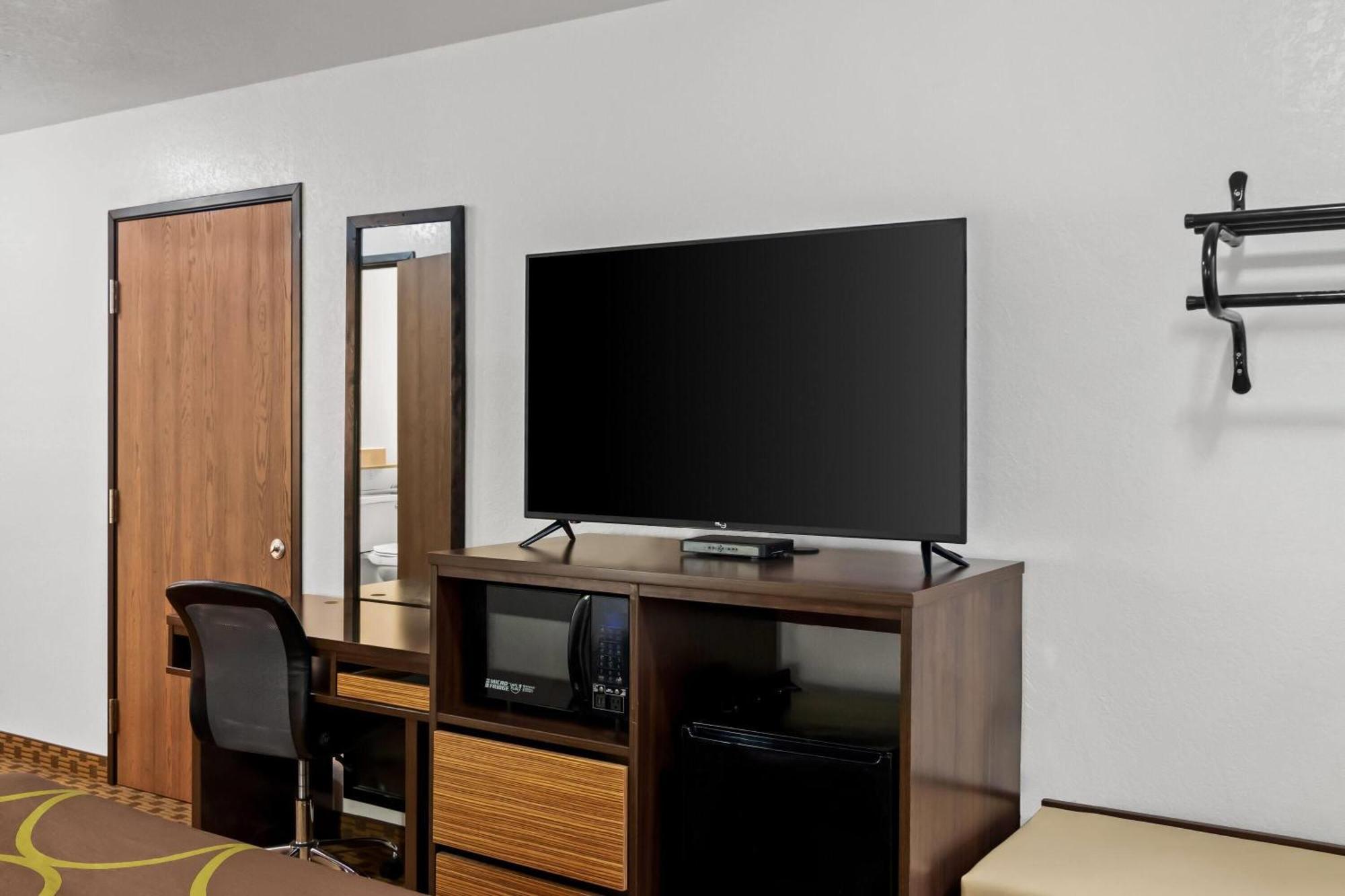 Super 8 By Wyndham Santa Rosa Otel Dış mekan fotoğraf