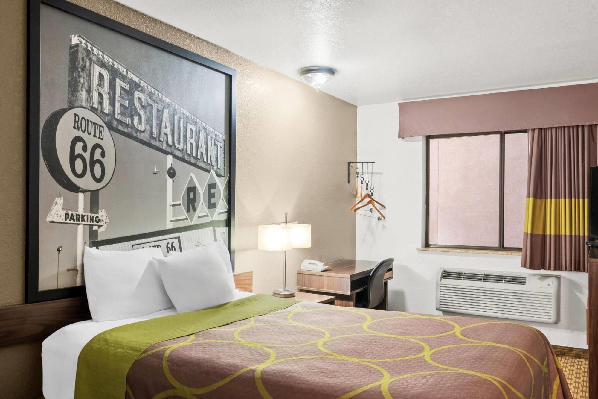Super 8 By Wyndham Santa Rosa Otel Dış mekan fotoğraf
